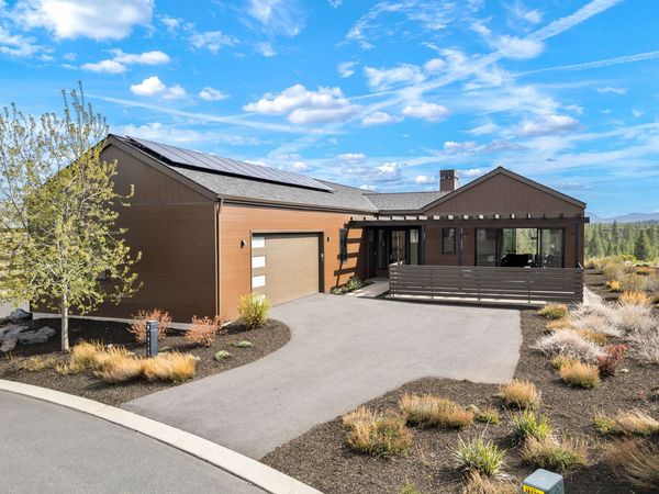 19155 Gateway Loop, Bend, OR 97702