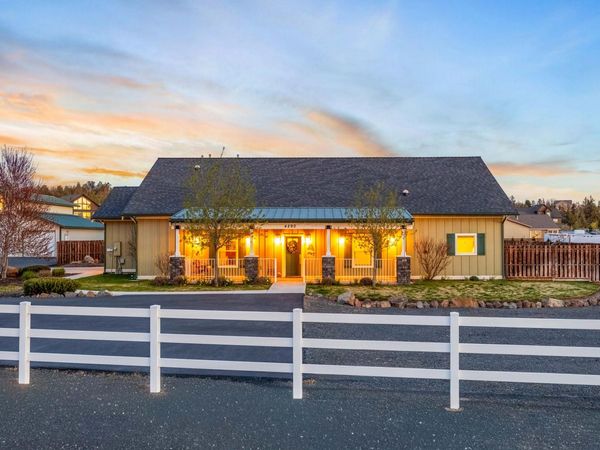 4290 NW 39th Drive, Redmond, OR 97756