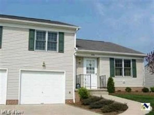 874 Amherst Lane, Brunswick, OH 44212