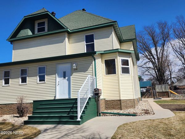 316 3RD STREET NE, Watertown, SD 57201