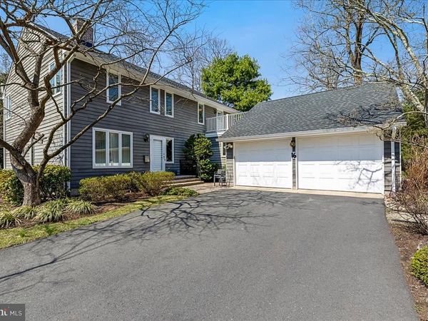 16 STURGES WAY , PRINCETON, NJ 08540