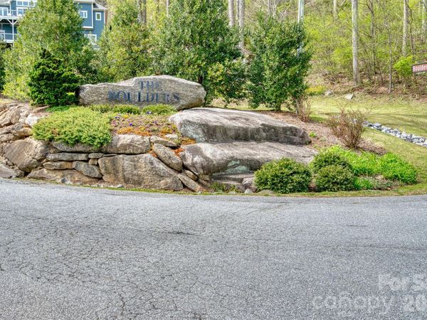 81 Curtain Bluff , Hendersonville, NC 28791