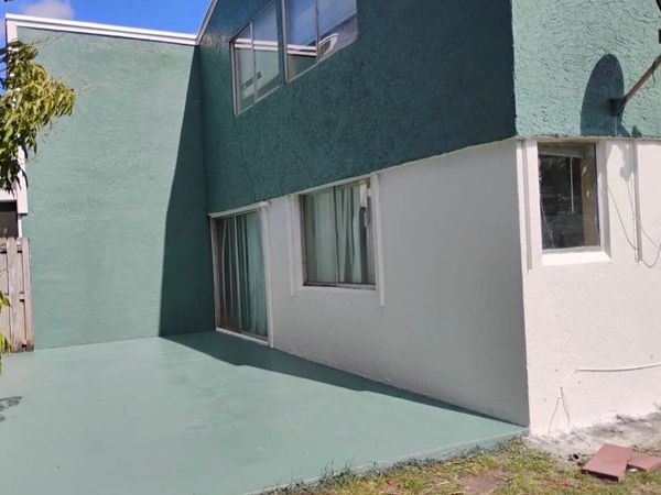 5031 NW 6th Street, Delray Beach, FL 33445