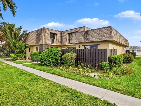 4102 Waterview Circle, Palm Springs, FL 33461