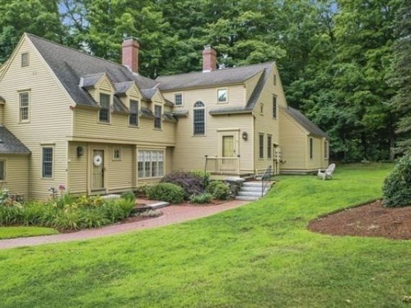 18 Wintergreen Ct, Unit 18, Lunenburg, MA 01462