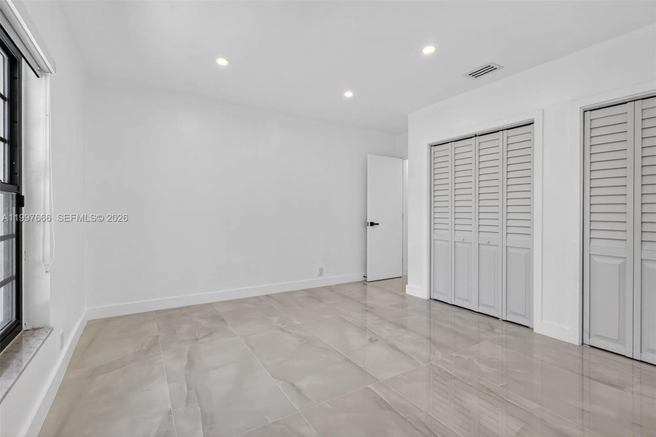 607 Layne Blvd , Hallandale Beach, FL 33009 Photo