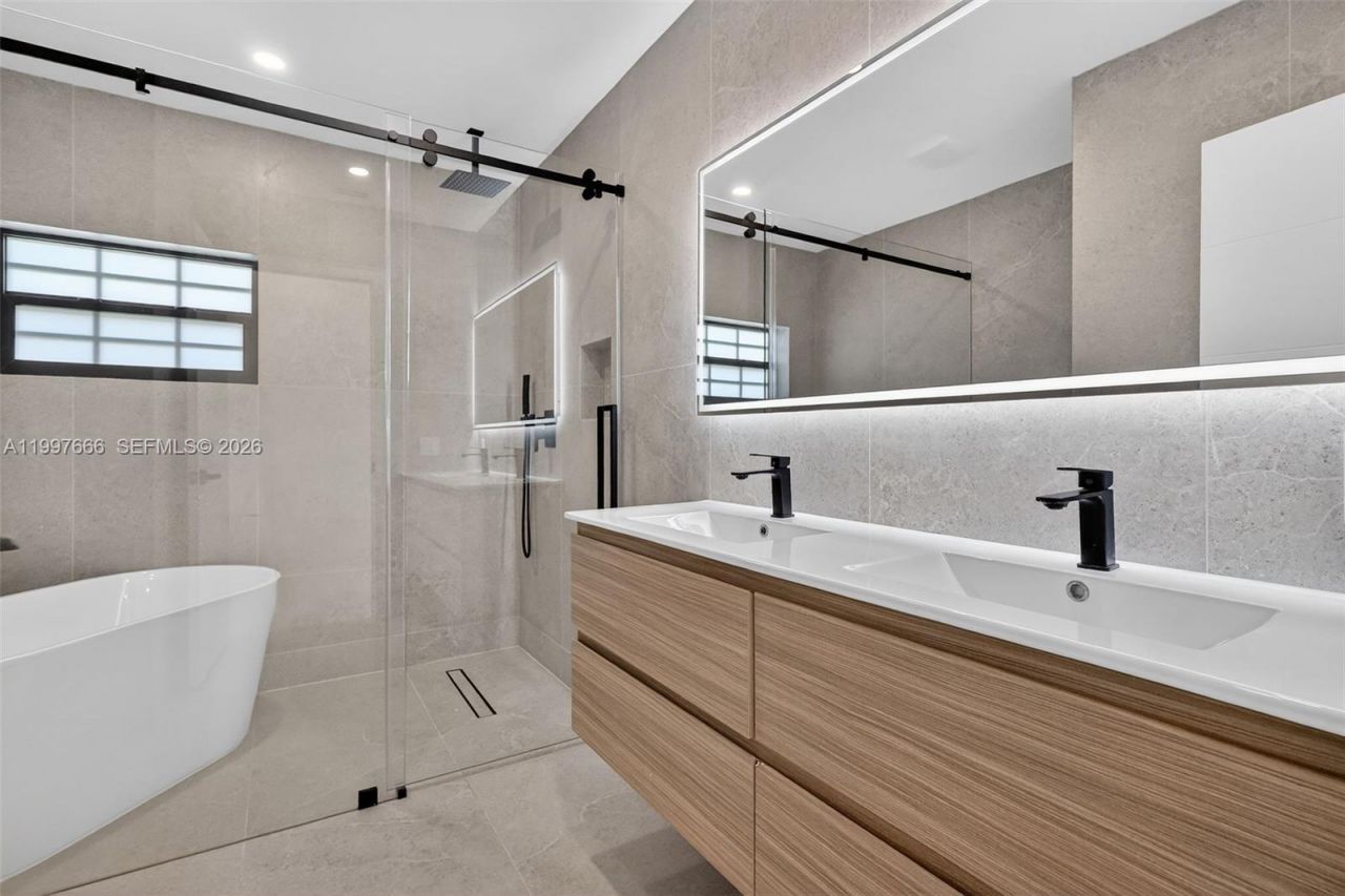 607 Layne Blvd , Hallandale Beach, FL 33009 Photo