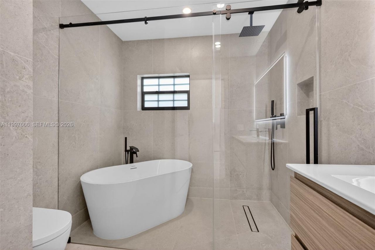 607 Layne Blvd , Hallandale Beach, FL 33009 Photo