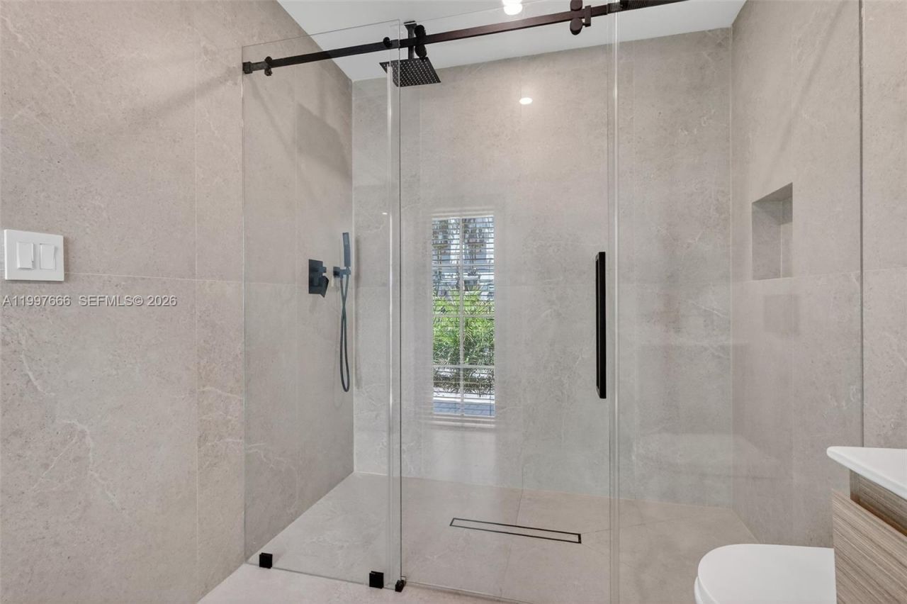 607 Layne Blvd , Hallandale Beach, FL 33009 Photo