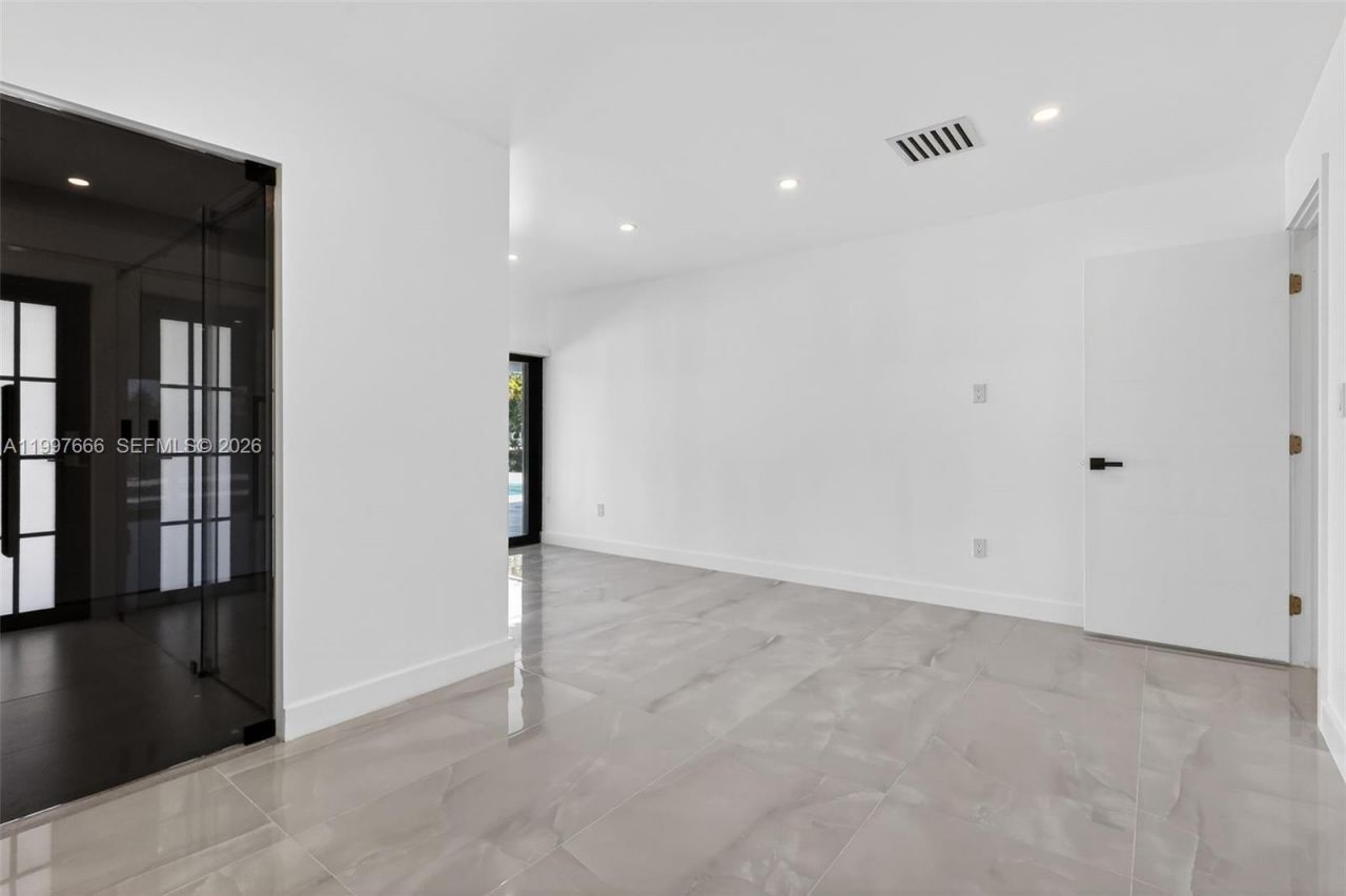 607 Layne Blvd , Hallandale Beach, FL 33009 Photo