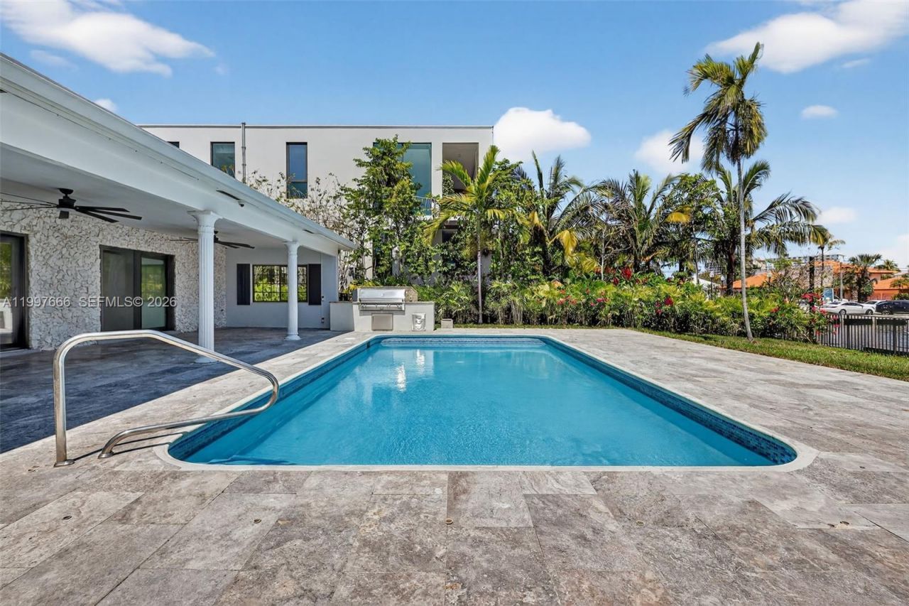 607 Layne Blvd , Hallandale Beach, FL 33009 Photo