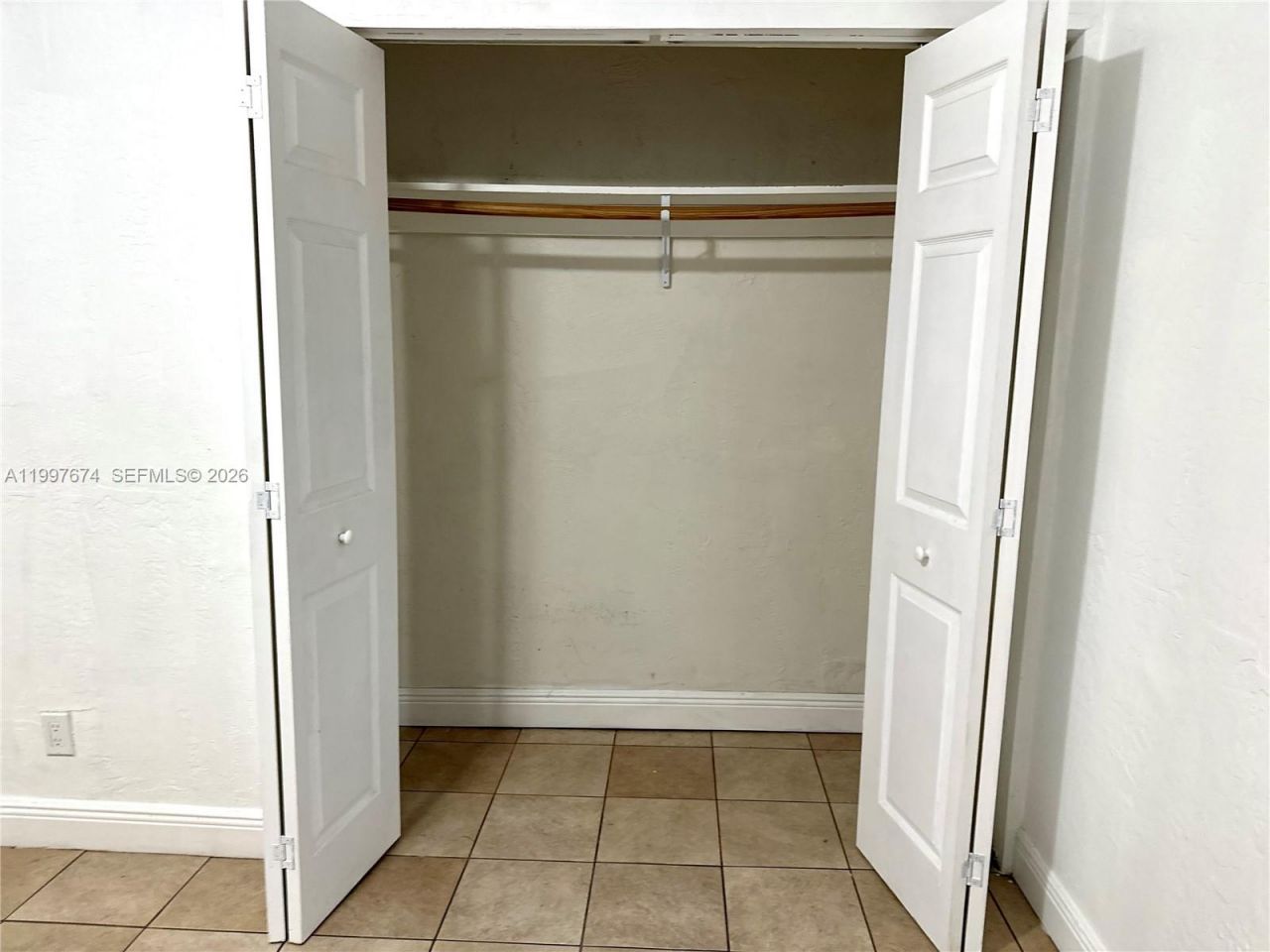 1941 NE 157th Ter , North Miami Beach, FL 33162 Photo