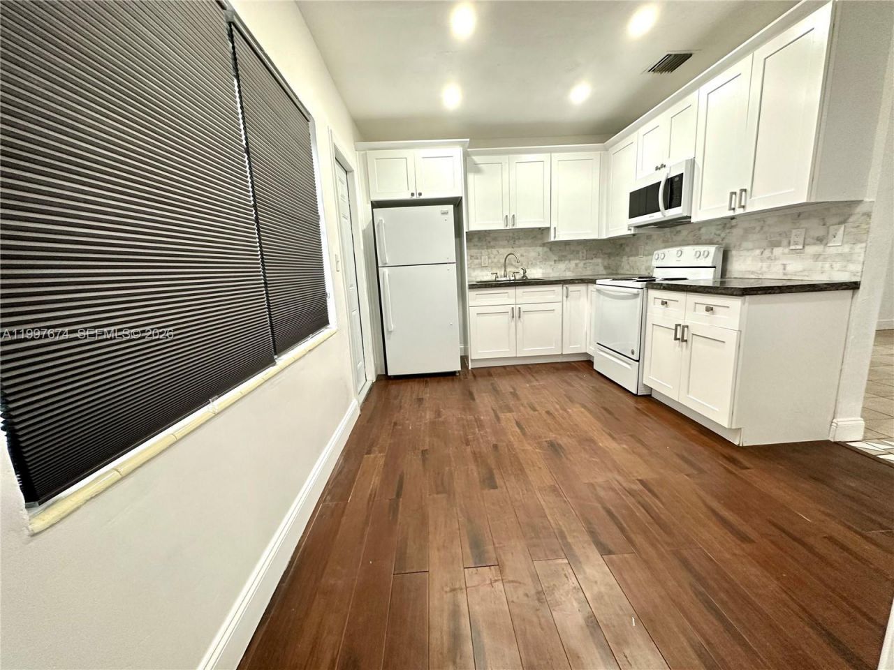 1941 NE 157th Ter , North Miami Beach, FL 33162 Photo