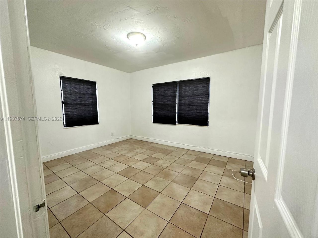 1941 NE 157th Ter , North Miami Beach, FL 33162 Photo