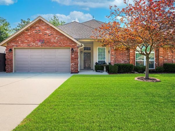 6729 Lucas Lane, North Richland Hills, TX 76182