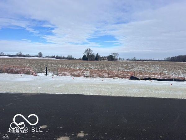 9280 Highpointe Lane, Zionsville, IN 46077