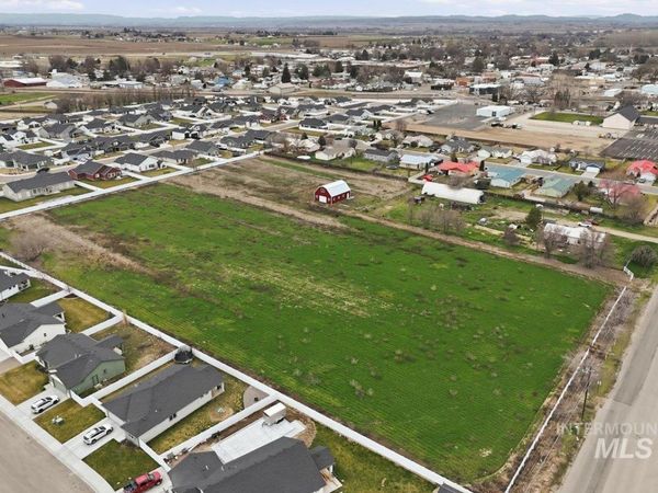 2015 E 1st, Fruitland, ID 83619