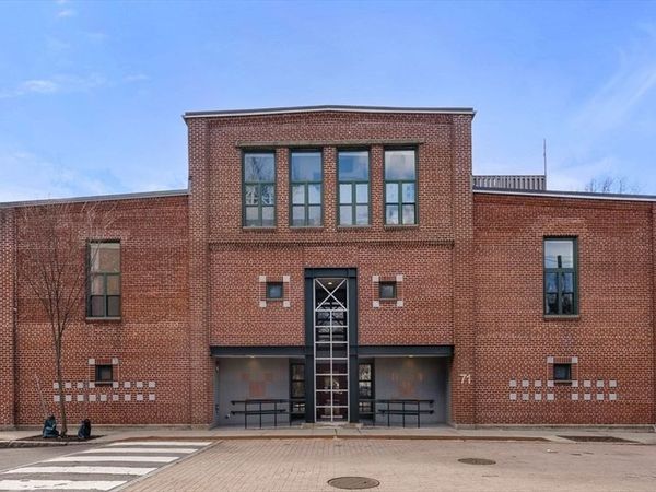 71 Fulkerson St, Unit 210, Cambridge, MA 02141