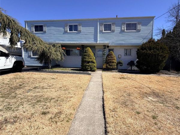 253 W 15th Street , Deer Park, NY 11729