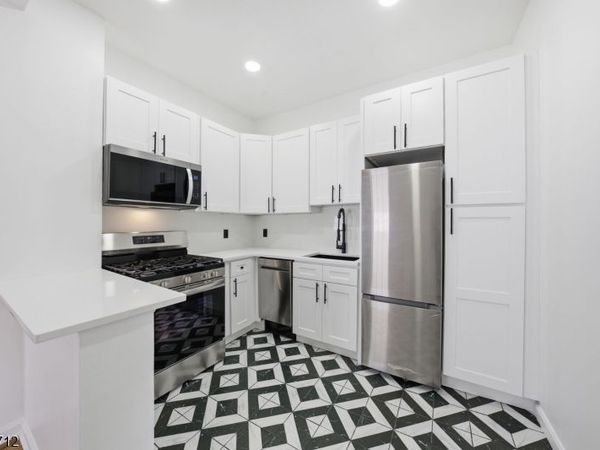 15 George St, Unit 2, Bayonne, NJ 07002