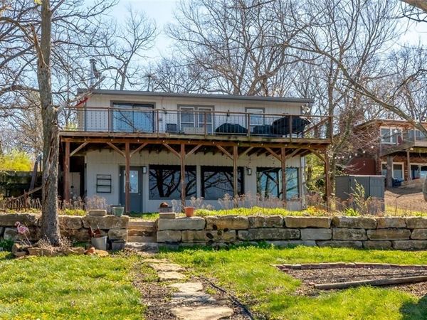 4929 SARATOGA Drive, McLouth, KS 66054