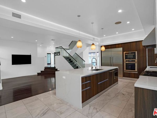 3832 Shannon Road, Los Angeles, CA 90027