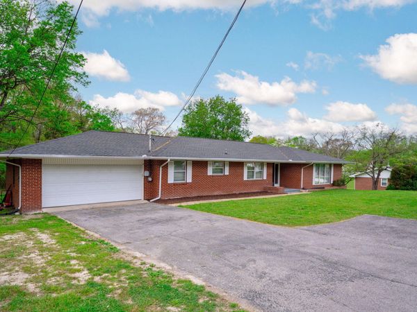 135 N Jenkins Road, Rossville, GA 30741