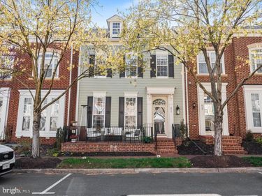 811 MONUMENT AVENUE, WOODBRIDGE, VA 22191