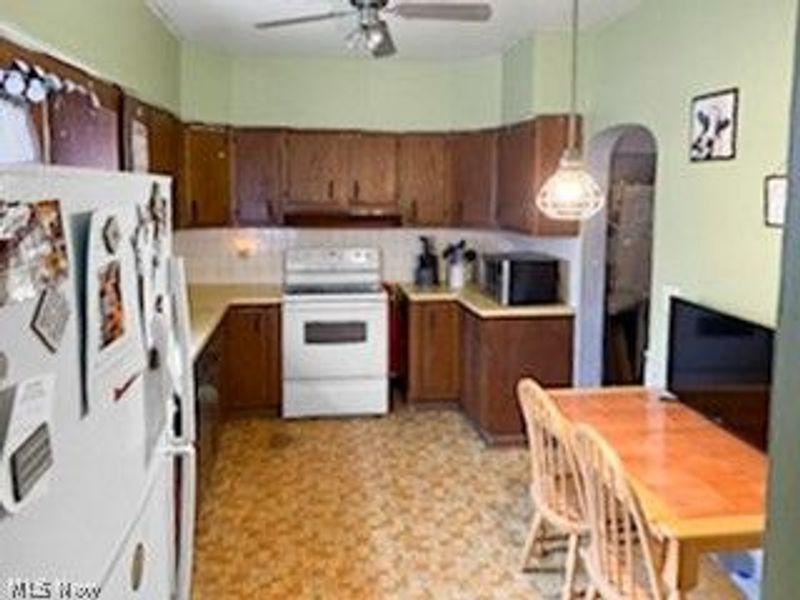 1537 Wooster Road W, Barberton, OH 44203 Photo 9