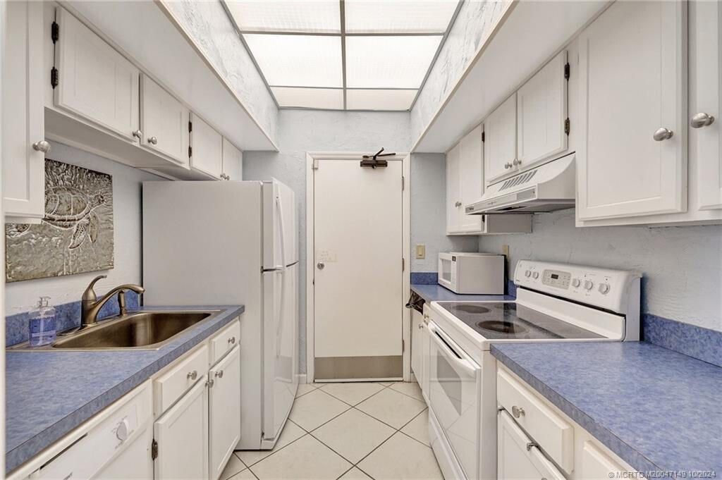 1357 NE Ocean Boulevard, Unit 312, Stuart, FL 34996 Photo