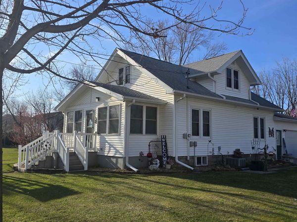 12546 Main Street, Eldorado, IA 52175