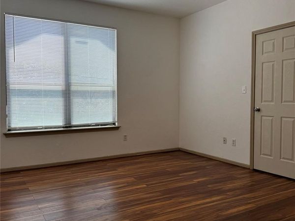 8901 Parkfield DR, Austin, TX 78758