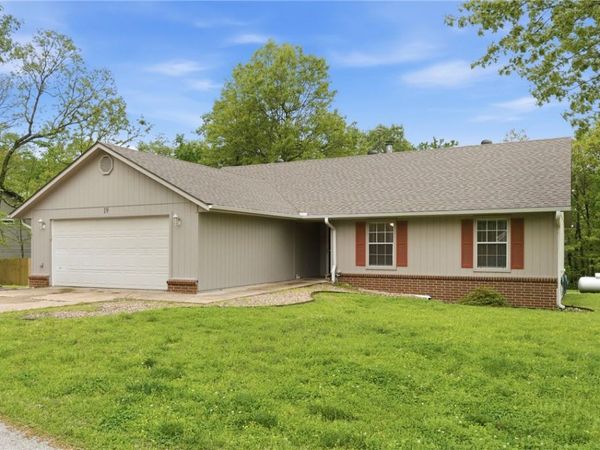 19 Tarleton Lane, Bella Vista, AR 72715