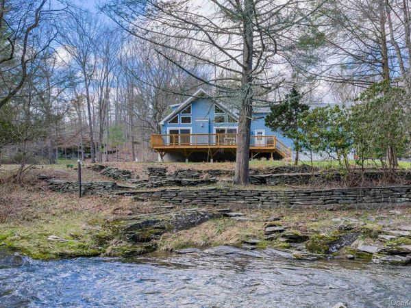 2565 Route 212 , Woodstock, NY 12498