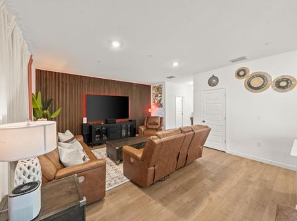 8488 Anker Way, Elk Grove, CA 95757 Photo