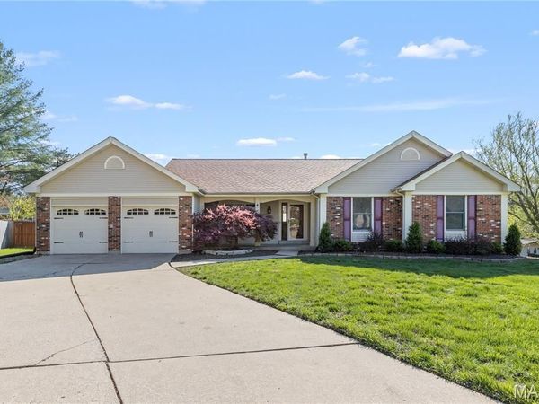 4 Scarsdale Manor Court , St Charles, MO 63303