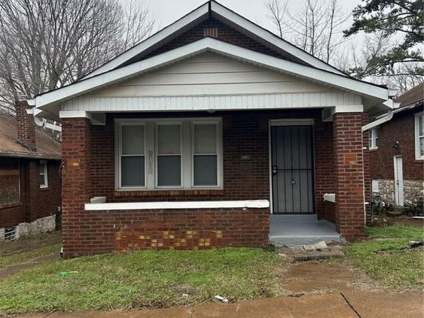 5712 Floy Avenue, St Louis, MO 63136