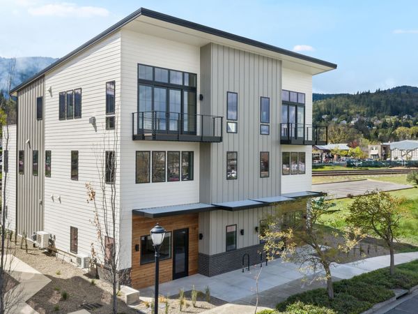 138 Clear Creek Drive, Ashland, OR 97520