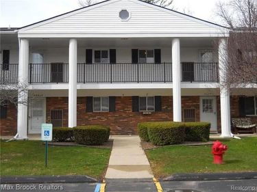 42556 Plymouth Hollow Drive , Plymouth Twp, MI 48170