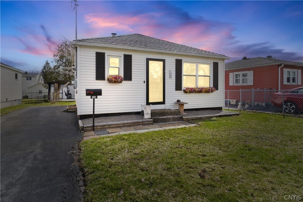 108 Hazel Avenue, East Syracuse, NY 13057 Main Photo