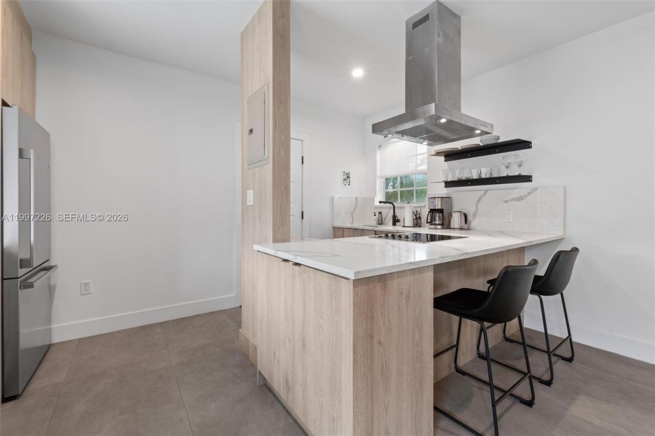 541 NE 62nd St, Unit 13, Miami, FL 33138 Photo