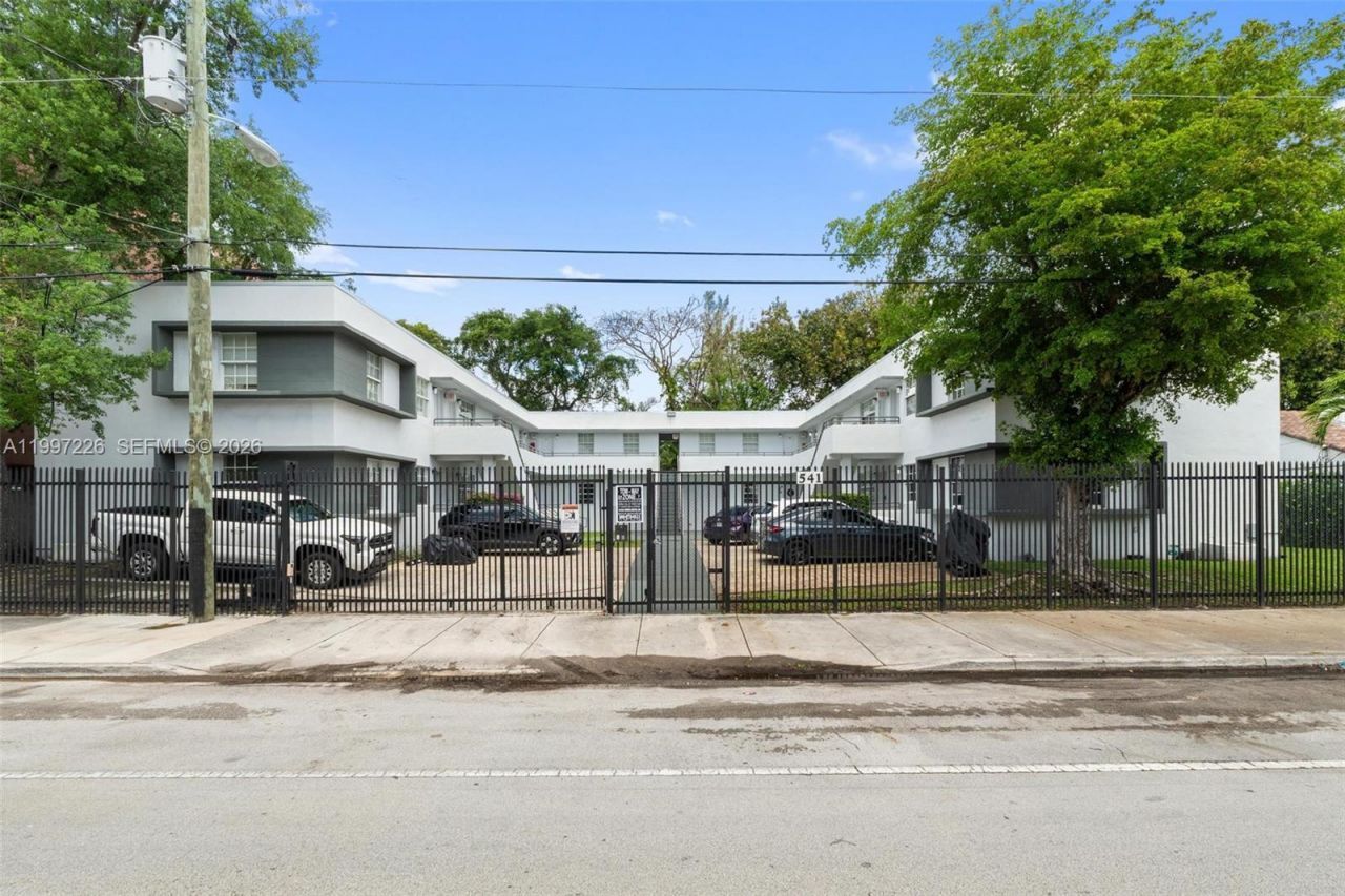541 NE 62nd St, Unit 13, Miami, FL 33138 Photo