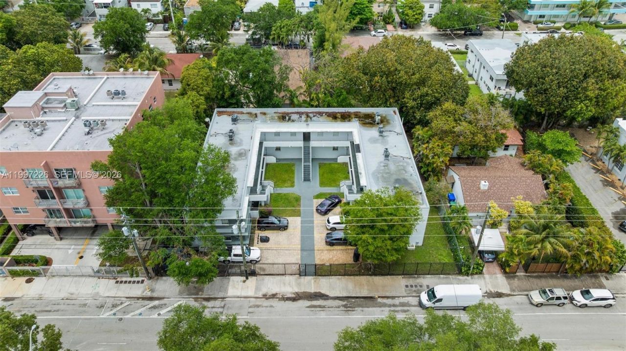 541 NE 62nd St, Unit 13, Miami, FL 33138 Photo