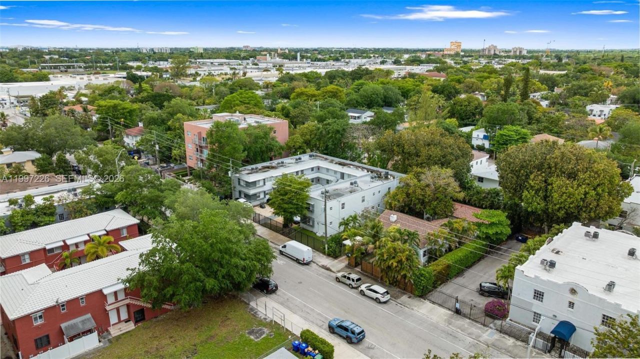 541 NE 62nd St, Unit 13, Miami, FL 33138 Photo