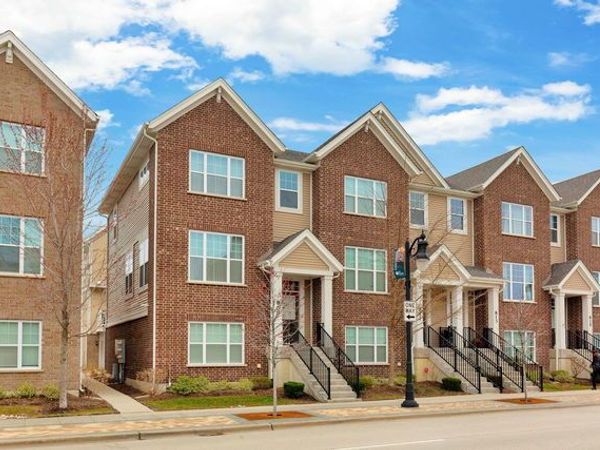 809 Lee Street , Des Plaines, IL 60016