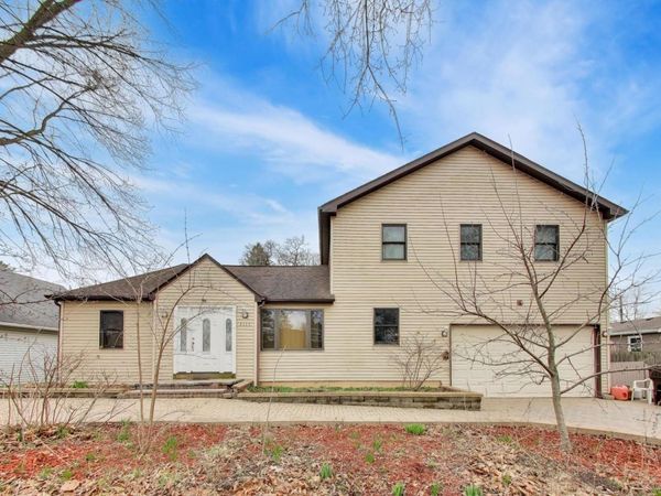 5115 Parkview Drive , Mccullom Lake, IL 60050