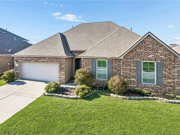 697 LAKESHORE VILLAGE Drive, Slidell, LA 70461