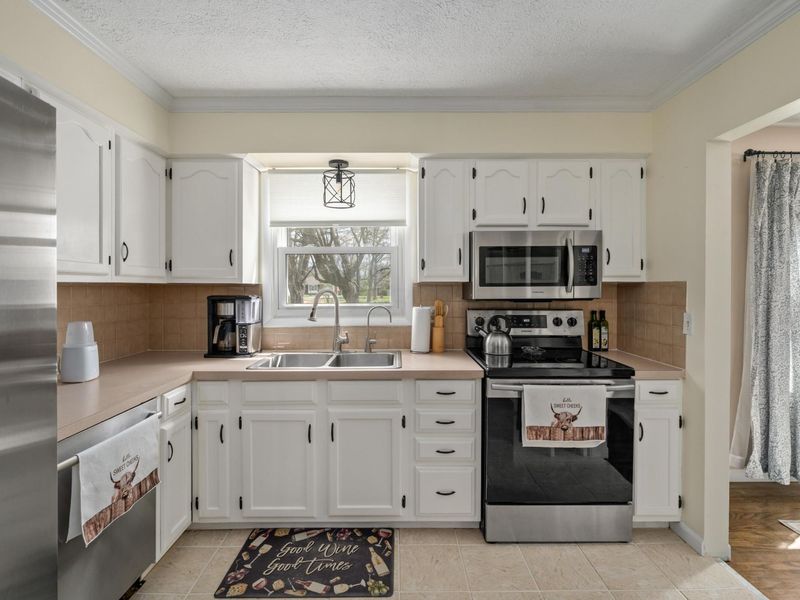 3552 Southwest Court, Grove City, OH 43123 Photo 13