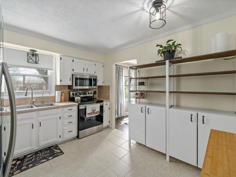 3552 Southwest Court, Grove City, OH 43123 Photo 16