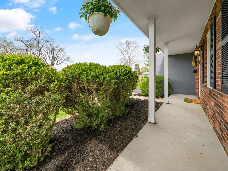 3552 Southwest Court, Grove City, OH 43123 Photo 4